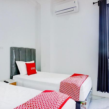 Capital O 94254 Dental Inn Banda Aceh Bagian luar foto